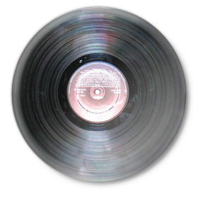 Значок с принтом Виниловая пластинка в Петрозаводске,  металл | круглая форма, металлическая застежка в виде булавки | music | sound | vinyl | альбом | винил | музыка | пластинка