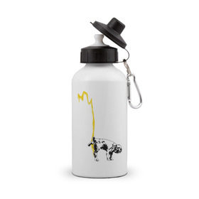 Бутылка спортивная с принтом Peeing dog (Banksy) в Петрозаводске, металл | емкость — 500 мл, в комплекте две пластиковые крышки и карабин для крепления | Тематика изображения на принте: бульдог | бэнкси | граффити | собака