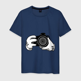 Мужская футболка хлопок с принтом Фотограф в Петрозаводске, 100% хлопок | прямой крой, круглый вырез горловины, длина до линии бедер, слегка спущенное плечо. | swag фотографов | корпораций | профессии | руки | фото | фотограф
