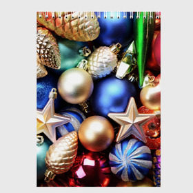 Скетчбук с принтом Игрушки на ёлку в Петрозаводске, 100% бумага
 | 48 листов, плотность листов — 100 г/м2, плотность картонной обложки — 250 г/м2. Листы скреплены сверху удобной пружинной спиралью | Тематика изображения на принте: новогодний | рождество | шарики