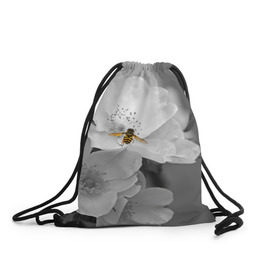 Рюкзак-мешок 3D с принтом Пчела на цветах в Петрозаводске, 100% полиэстер | плотность ткани — 200 г/м2, размер — 35 х 45 см; лямки — толстые шнурки, застежка на шнуровке, без карманов и подкладки | лепестки | цветы
