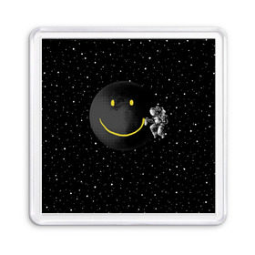 Магнит 55*55 с принтом Лунная улыбка в Петрозаводске, Пластик | Размер: 65*65 мм; Размер печати: 55*55 мм | astronaut | cosmonaut | cosmos | galaxy | meteor | moon | planet | smile | space | universe | астронавт | вселенная | галактика | звезды | космонавт | космос | луна | смайл | улыбка