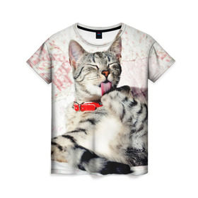 Женская футболка 3D с принтом Кошка в Петрозаводске, 100% полиэфир ( синтетическое хлопкоподобное полотно) | прямой крой, круглый вырез горловины, длина до линии бедер | cat | collar | heel | licking | lying | red | striped | кошка | красный | лежит | лижет | ошейник | полосатая | пятка