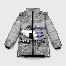 Зимняя куртка для девочек 3D с принтом Mark 2 Tourer V в Петрозаводске, ткань верха — 100% полиэстер; подклад — 100% полиэстер, утеплитель — 100% полиэстер. | длина ниже бедра, удлиненная спинка, воротник стойка и отстегивающийся капюшон. Есть боковые карманы с листочкой на кнопках, утяжки по низу изделия и внутренний карман на молнии. 

Предусмотрены светоотражающий принт на спинке, радужный светоотражающий элемент на пуллере молнии и на резинке для утяжки. | Тематика изображения на принте: mark | mark 2 | mark 2 tourer v | tourer v | toyota | автомобиль | марк | марковник | машина | тачка | тойота