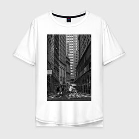 Мужская футболка хлопок Oversize с принтом город в Петрозаводске, 100% хлопок | свободный крой, круглый ворот, “спинка” длиннее передней части | автомобили | велосипед | велосипедист | высотки | город | дома | дорога | люди | машины | чб
