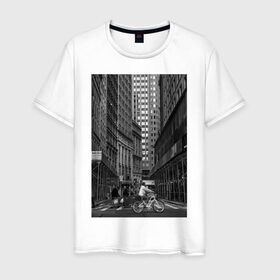 Мужская футболка хлопок с принтом город в Петрозаводске, 100% хлопок | прямой крой, круглый вырез горловины, длина до линии бедер, слегка спущенное плечо. | автомобили | велосипед | велосипедист | высотки | город | дома | дорога | люди | машины | чб