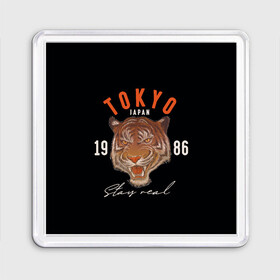 Магнит 55*55 с принтом Tokyo Tiger Japan в Петрозаводске, Пластик | Размер: 65*65 мм; Размер печати: 55*55 мм | Тематика изображения на принте: japan | tokyo | большая кошка | полосатый | тигр | тигрица | токио | хищник