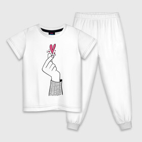 Детская пижама хлопок с принтом Саранхэ в Петрозаводске, 100% хлопок |  брюки и футболка прямого кроя, без карманов, на брюках мягкая резинка на поясе и по низу штанин
 | Тематика изображения на принте: k pop | любовь | рука девушки | саранхэ | сердце