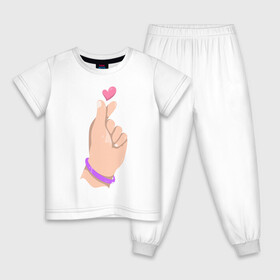 Детская пижама хлопок с принтом Саранхэ в Петрозаводске, 100% хлопок |  брюки и футболка прямого кроя, без карманов, на брюках мягкая резинка на поясе и по низу штанин
 | Тематика изображения на принте: k pop | любовь | рука парня | саранхэ | сердце