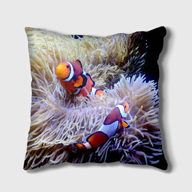 Подушка 3D с принтом Клоуны в актинии в Петрозаводске, наволочка – 100% полиэстер, наполнитель – холлофайбер (легкий наполнитель, не вызывает аллергию). | состоит из подушки и наволочки. Наволочка на молнии, легко снимается для стирки | Тематика изображения на принте: актиния | клоуны | коралловые | море | подводный мир | рыбки