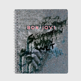 Тетрадь с принтом Slippery When Wet - Bon Jovi в Петрозаводске, 100% бумага | 48 листов, плотность листов — 60 г/м2, плотность картонной обложки — 250 г/м2. Листы скреплены сбоку удобной пружинной спиралью. Уголки страниц и обложки скругленные. Цвет линий — светло-серый
 | Тематика изображения на принте: bon jovi | john | альбом | арена | бон | бон джови | глэм | группа | джови | джон | метал | музыка | надпись | песни | поп | попрок | рок | рокер | смайл | солист | софт | стена | хард | хеви | хевиметал