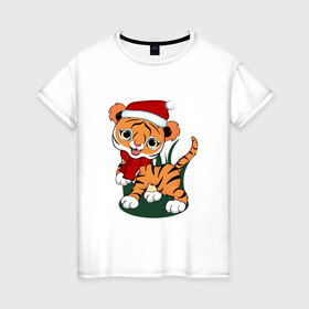 Женская футболка хлопок с принтом Зимний тигр в Петрозаводске, 100% хлопок | прямой крой, круглый вырез горловины, длина до линии бедер, слегка спущенное плечо | 2022 | год тигра | новогодний тигр | новый год | праздничный тигр | тигр | тигр в новогодней шапке | тигренок