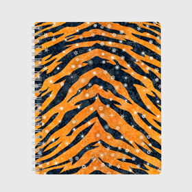 Тетрадь с принтом Новогодняя шкура тигра в Петрозаводске, 100% бумага | 48 листов, плотность листов — 60 г/м2, плотность картонной обложки — 250 г/м2. Листы скреплены сбоку удобной пружинной спиралью. Уголки страниц и обложки скругленные. Цвет линий — светло-серый
 | Тематика изображения на принте: 2022 | новый год | оранжевый | полосатый | полоски | полосы | снег | снежинки | тгриный | тигр
