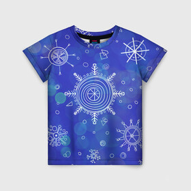 Детская футболка 3D с принтом Белые простые снежинки на синем фоне в Петрозаводске, 100% гипоаллергенный полиэфир | прямой крой, круглый вырез горловины, длина до линии бедер, чуть спущенное плечо, ткань немного тянется | белые снежинки | зимний | зимний паттерн | новогодний | паттерн со снежинками | светящееся снежинки | синий фон | снегопад | снегопад на синем фоне | снежинки | снежинки карандашом